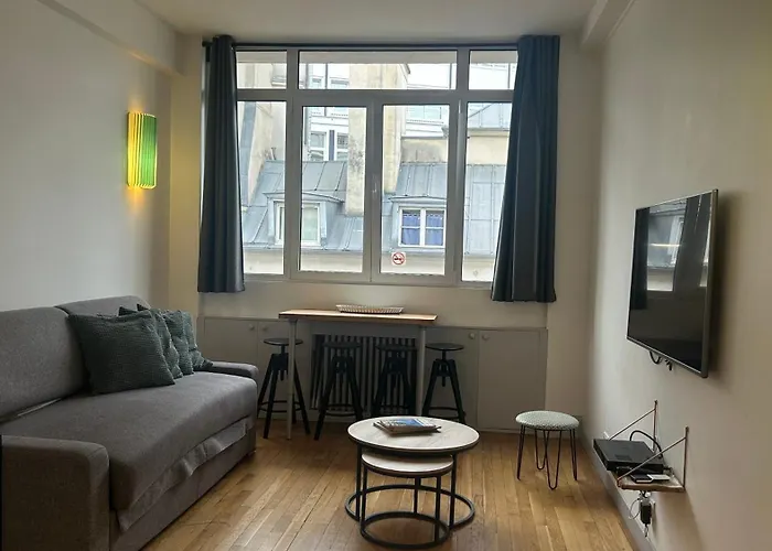 Bel Avec Mezzanine Pour 4 Personnes Au Centre De Paris